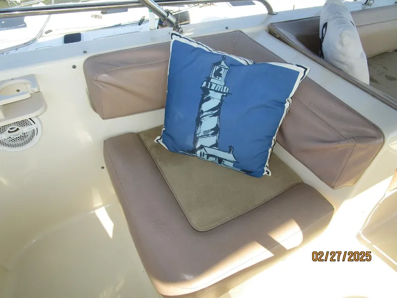 Slide: The Image of 40' Mainship flybridge starboard forward seating - 5082262