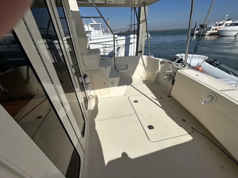 Slide: The Image of 40' Mainship aftdeck starboard - 5082240