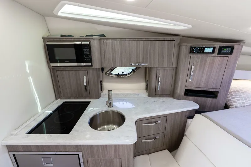 Slide: The Image of Regal 35 Sport Coupe 2020 - 5083112