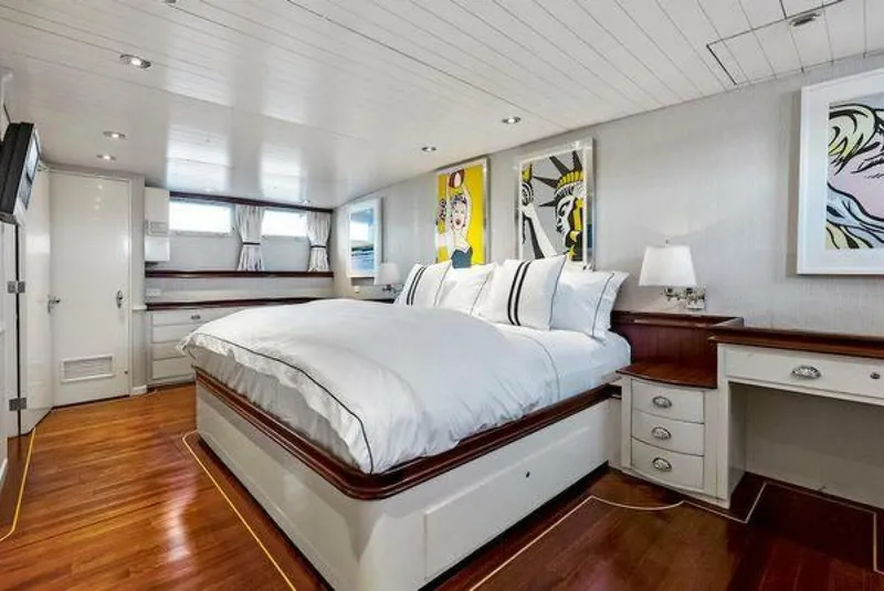 Slide: The Image of Burger 310C 1973 - 5085415