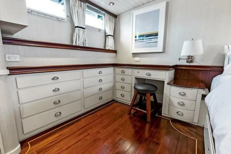 Slide: The Image of Burger 310C 1973 - 5085419