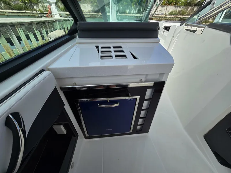 Slide: The Image of Monterey 378 SE 2018 - 5116842