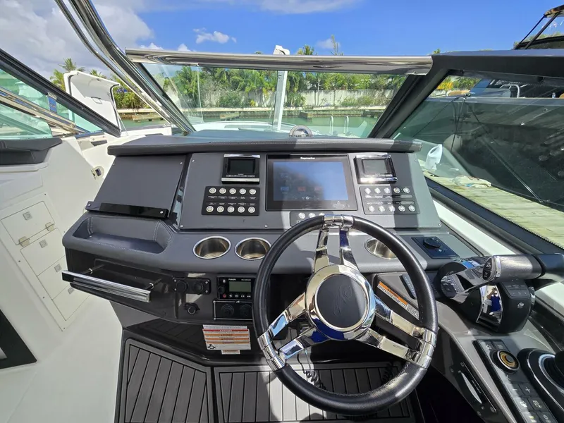 Slide: The Image of Monterey 378 SE 2018 - 5116844