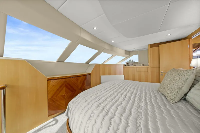 Slide: The Image of 2013 Horizon PC60 - Master Stateroom - 5125773
