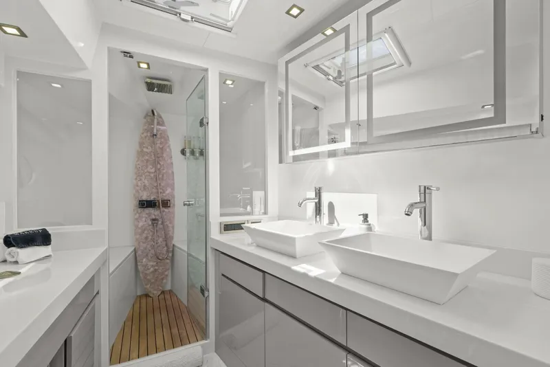 Slide: The Image of 2013 Horizon PC60 - Master Stateroom/Companion Way/MSR Head - 5125654