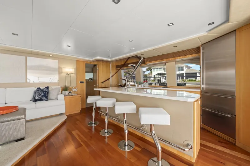 Slide: The Image of 2013 Horizon PC60 - Salon & Dinette - 5125757