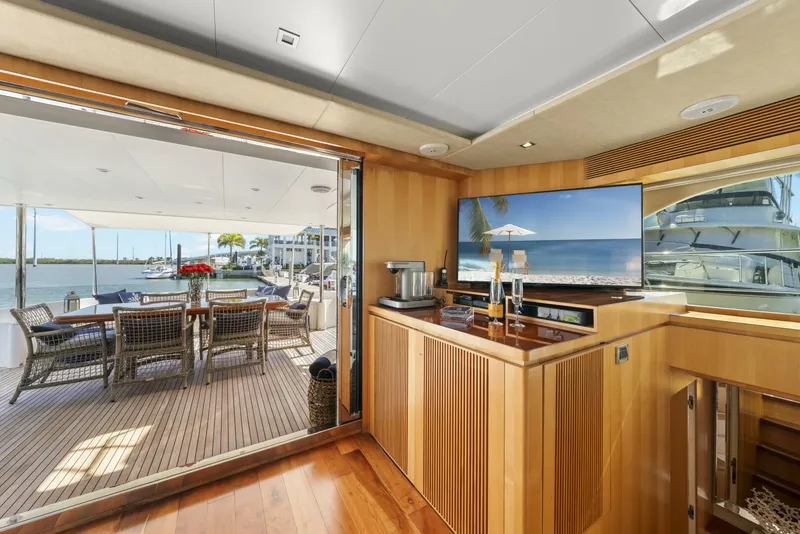Slide: The Image of 2013 Horizon PC60 - View Aft Deck - 5125741