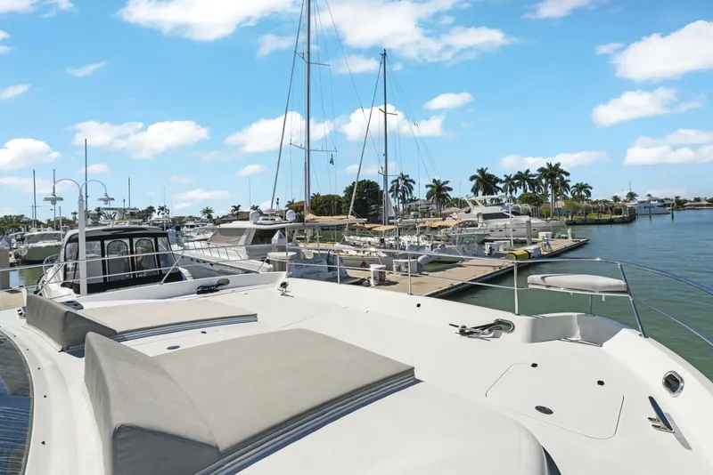 Slide: The Image of 2013 Horizon PC60 - Sun Lounge - 5125756