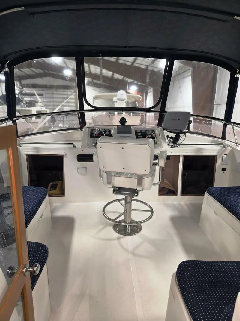 Slide: The Image of Marine Trader 47 Cockpit Motor Yacht 1989 - 5098647