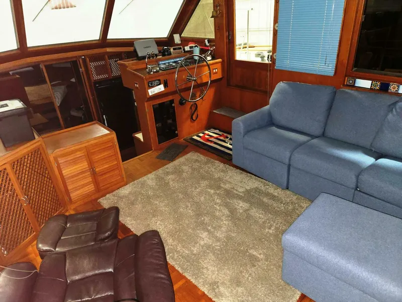 Slide: The Image of Marine Trader 47 Cockpit Motor Yacht 1989 - 5098593