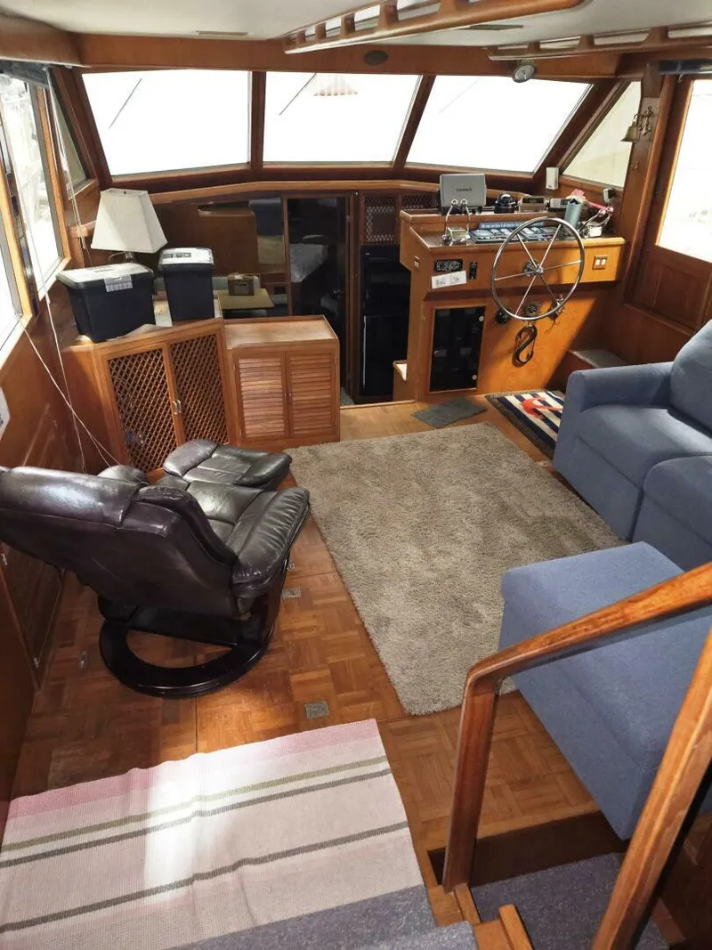 Slide: The Image of Marine Trader 47 Cockpit Motor Yacht 1989 - 5098653