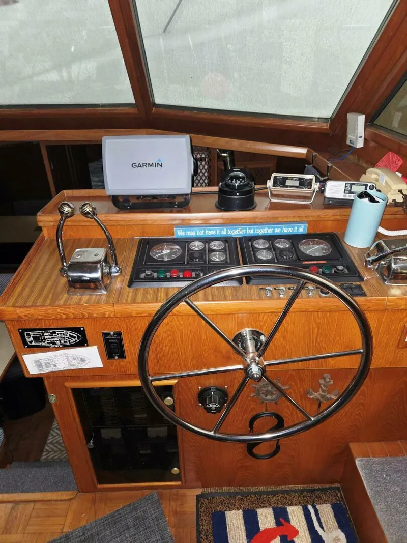 Slide: The Image of Marine Trader 47 Cockpit Motor Yacht 1989 - 5098594