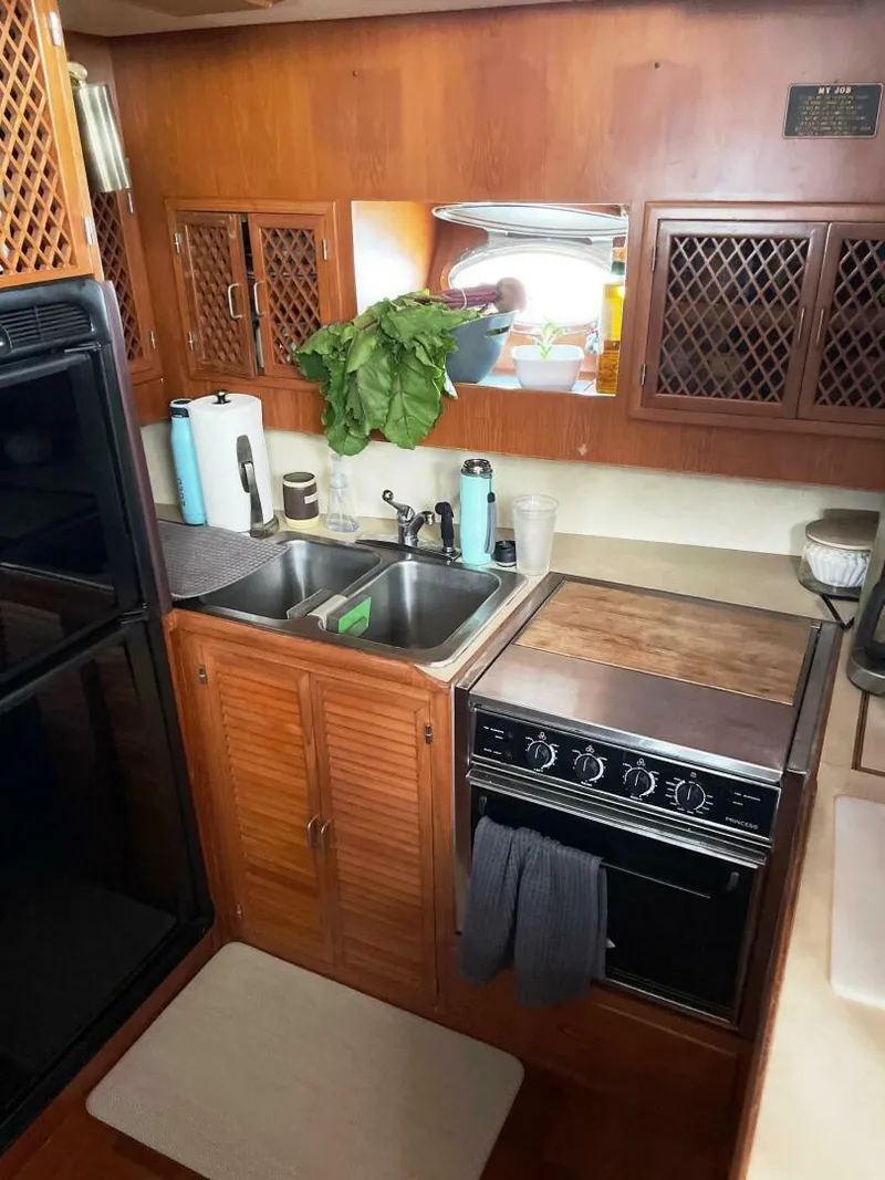 Slide: The Image of Marine Trader 47 Cockpit Motor Yacht 1989 - 5086751