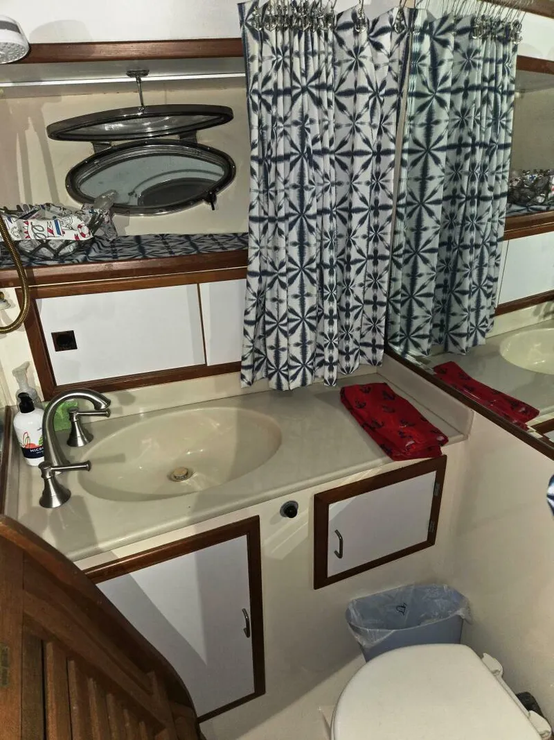 Slide: The Image of Marine Trader 47 Cockpit Motor Yacht 1989 - 5098603