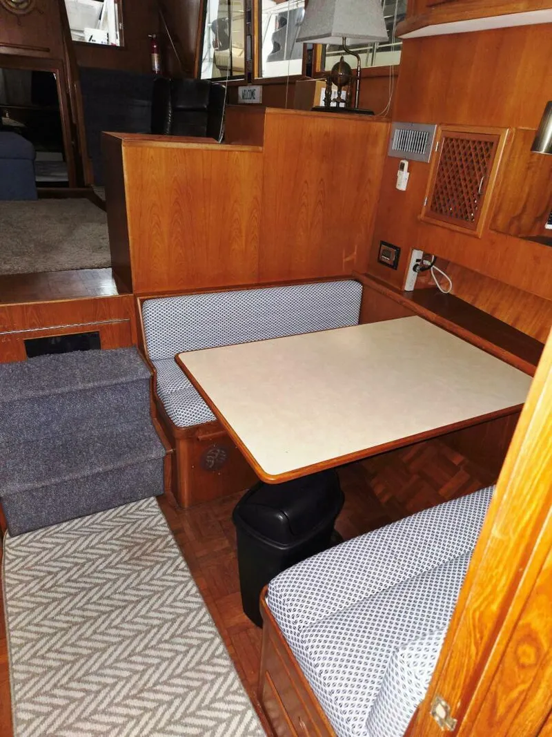 Slide: The Image of Marine Trader 47 Cockpit Motor Yacht 1989 - 5098609