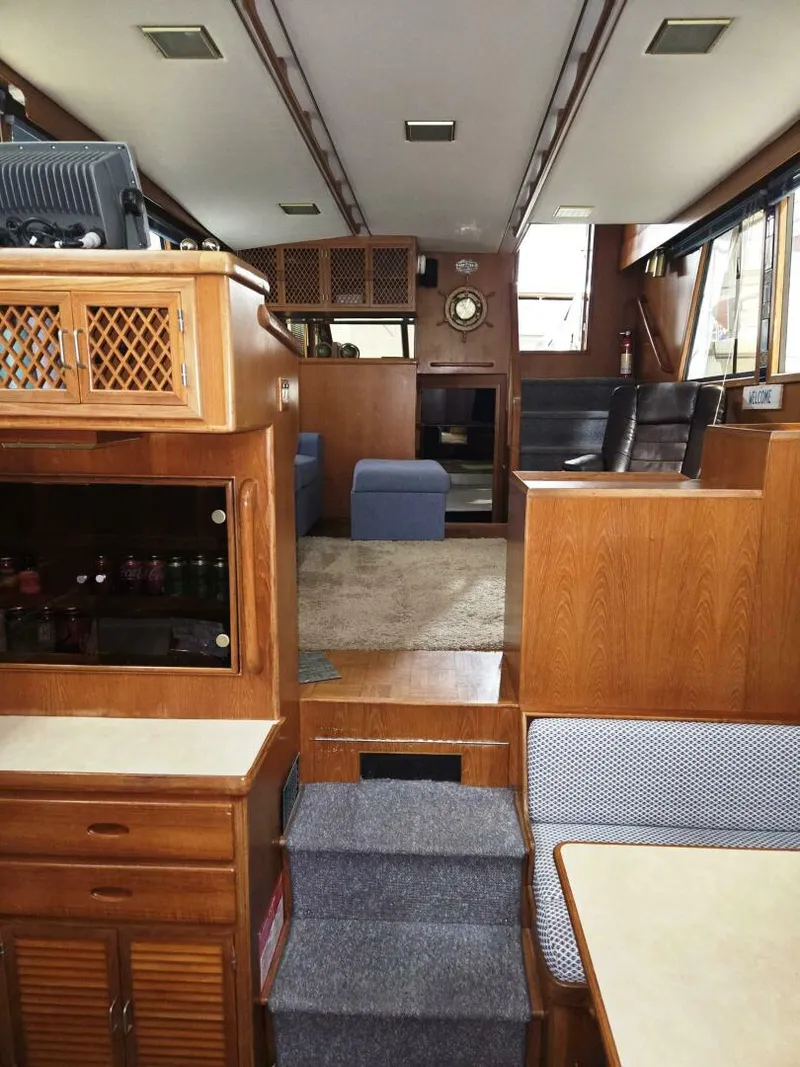 Slide: The Image of Marine Trader 47 Cockpit Motor Yacht 1989 - 5098614