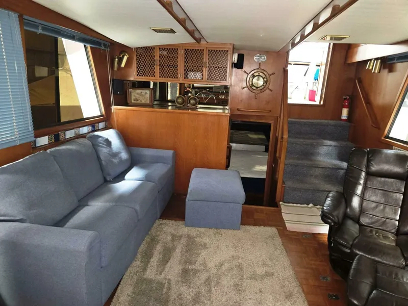 Slide: The Image of Marine Trader 47 Cockpit Motor Yacht 1989 - 5098598