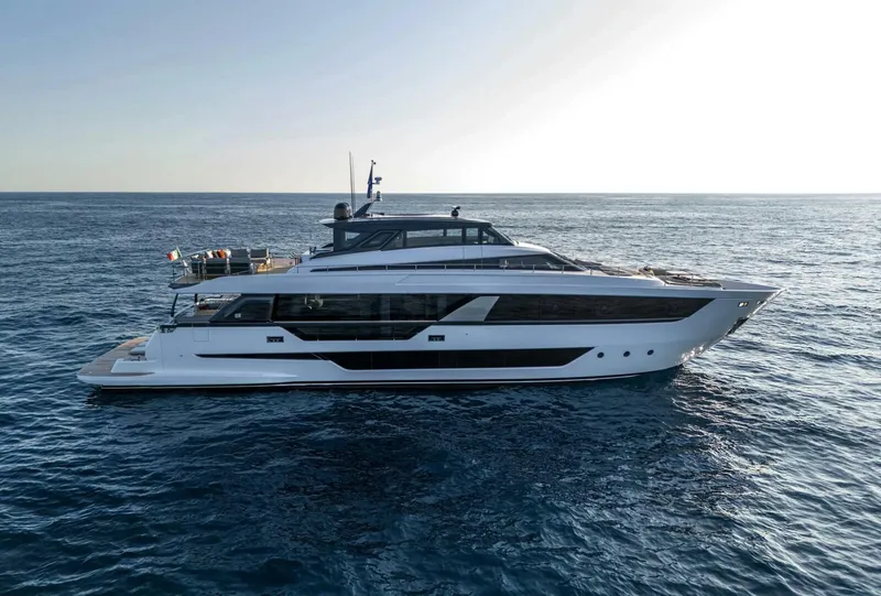Slide: The Image of Ferretti Skydeck 2022 - 5087407