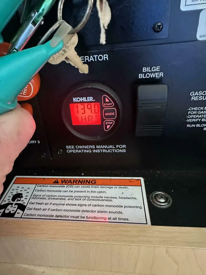 Slide: The Image of Sea Ray 370 Venture 2013 - 5089180