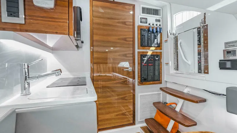 Slide: The Image of Valhalla Boatworks 46 2023 - 5087961