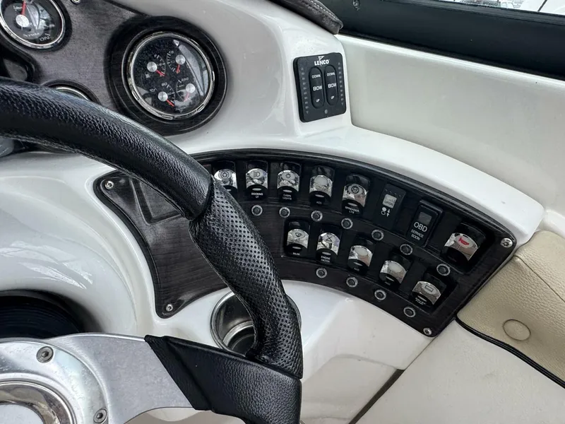 Slide: The Image of Rinker QX 29 2017 - 5088641