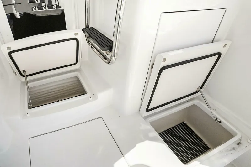 Slide: The Image of Hatteras GT63 2016 - 5089055