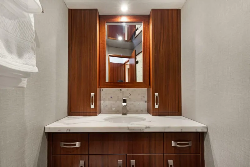 Slide: The Image of Hatteras GT63 2016 - 5089090