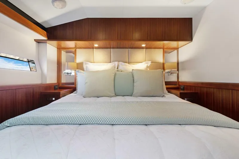 Slide: The Image of Hatteras GT63 2016 - 5089100