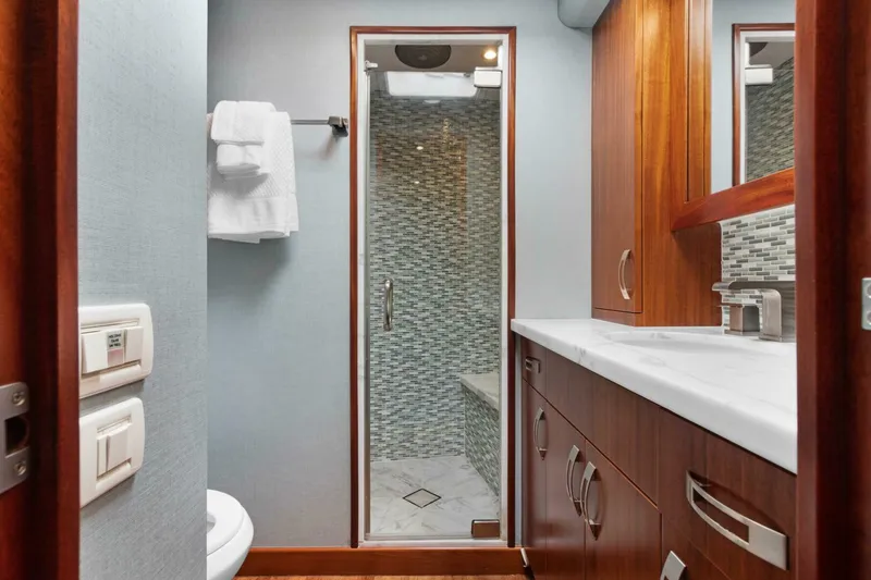 Slide: The Image of Hatteras GT63 2016 - 5089105