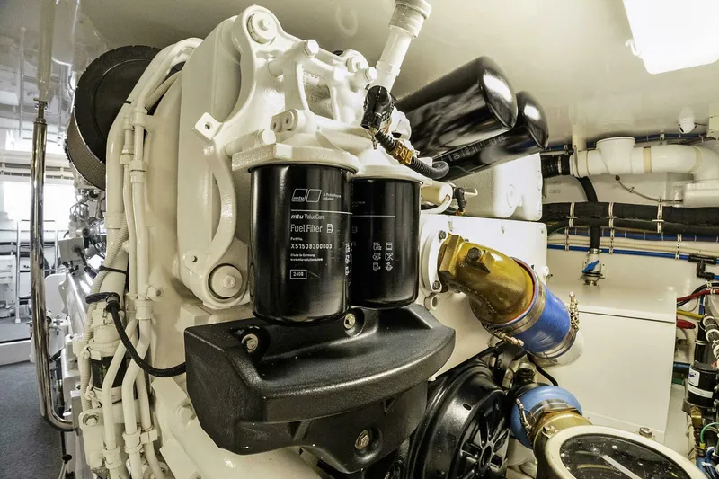 Slide: The Image of Hatteras GT63 2016 - 5089136