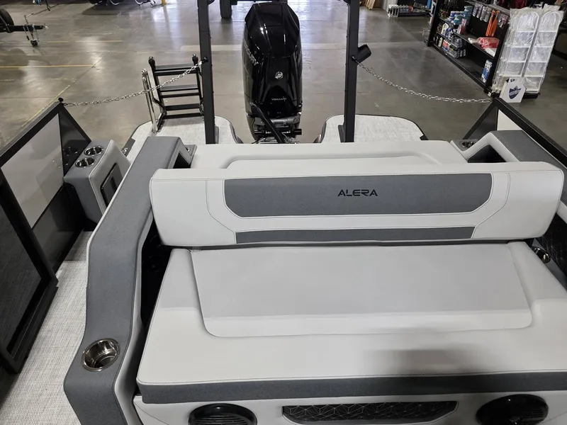 Slide: The Image of Alera M25L Tritoon 2027 - 11