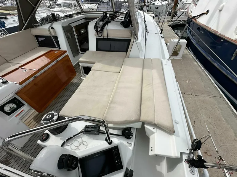 Slide: The Image of Jeanneau 440 Sun Odyssey 2019 - 5089642