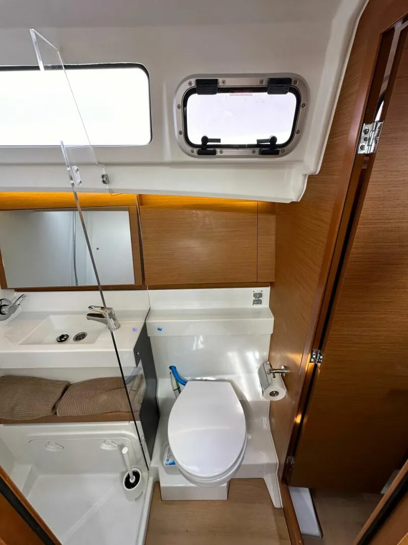 Slide: The Image of Jeanneau 440 Sun Odyssey 2019 - 5089662