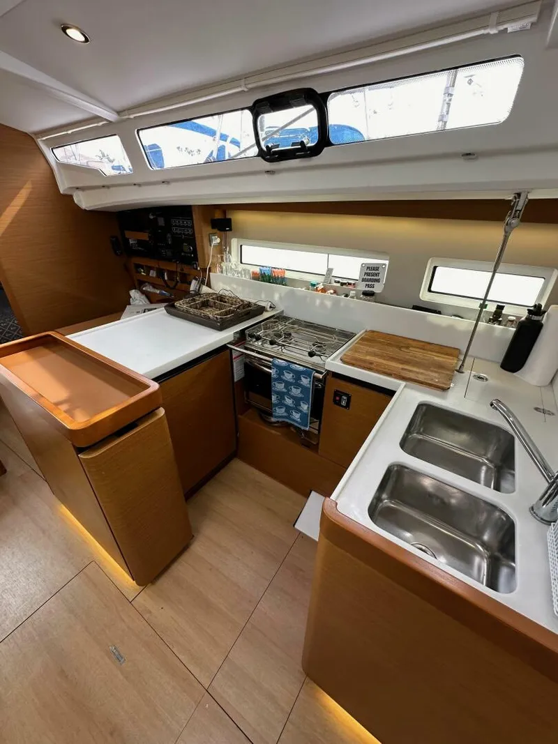 Slide: The Image of Jeanneau 440 Sun Odyssey 2019 - 5089668