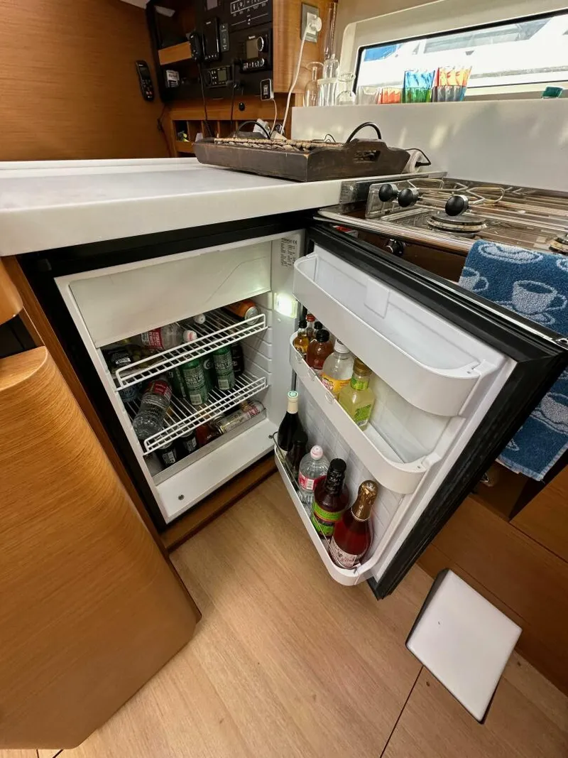 Slide: The Image of Jeanneau 440 Sun Odyssey 2019 - 5089670