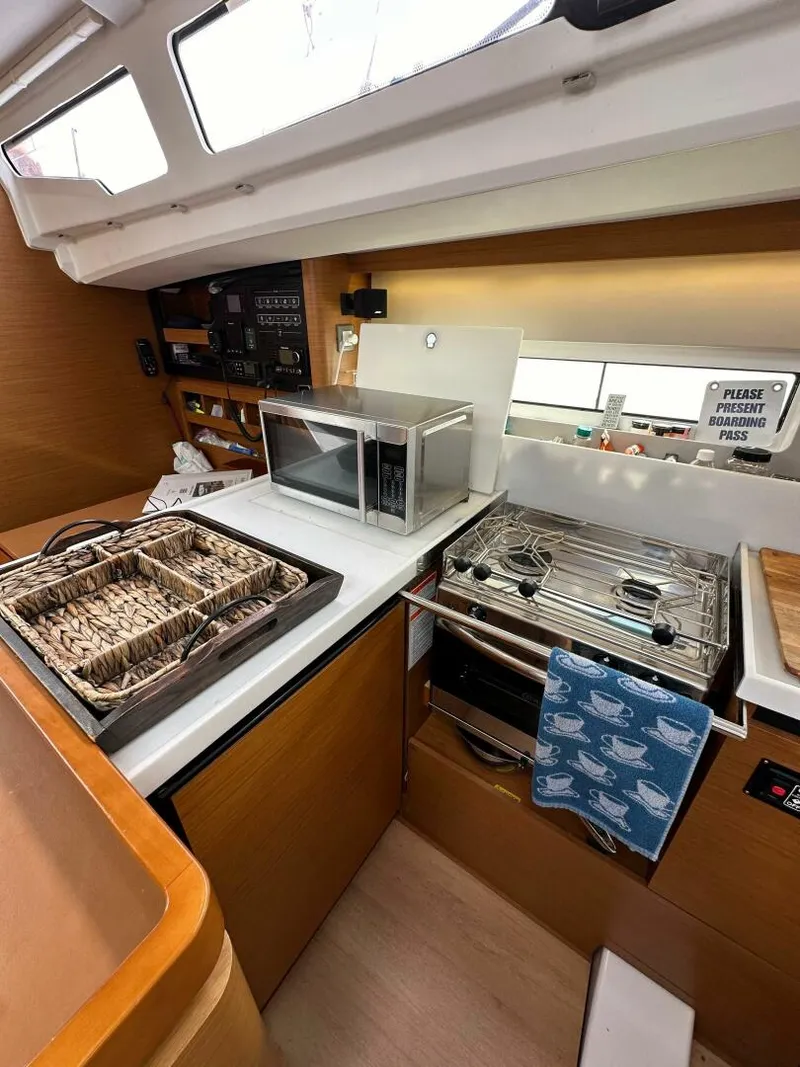 Slide: The Image of Jeanneau 440 Sun Odyssey 2019 - 5089671