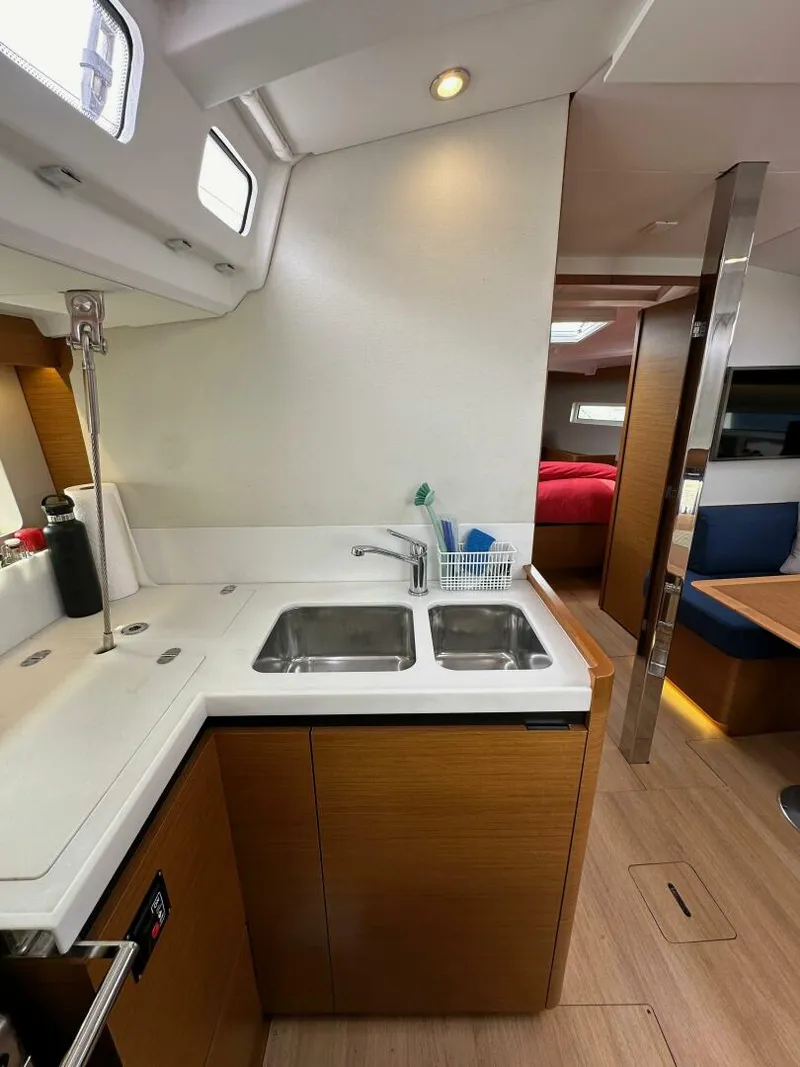 Slide: The Image of Jeanneau 440 Sun Odyssey 2019 - 5089676