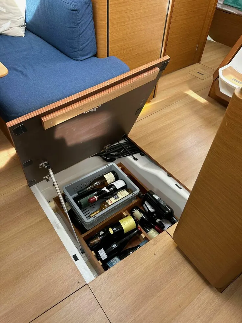 Slide: The Image of Jeanneau 440 Sun Odyssey 2019 - 5089701