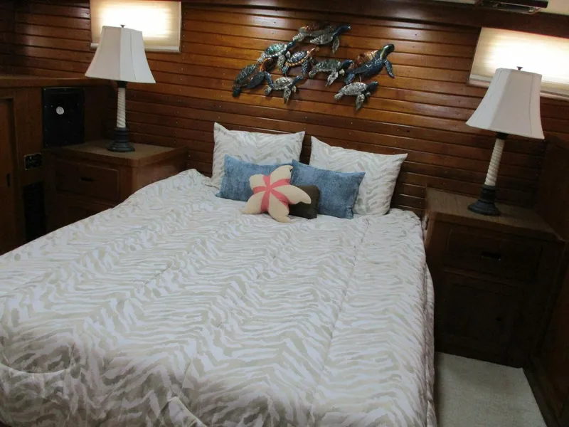 Slide: The Image of Kong & Halvorsen 51 1982 - 5089950