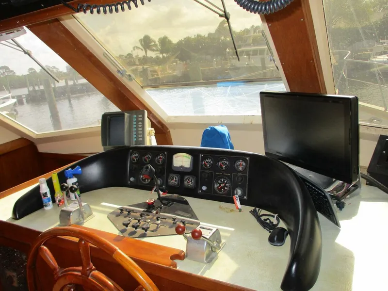 Slide: The Image of Kong & Halvorsen 51 1982 - 5089951