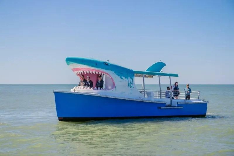 Slide: The Image of Willard Custom 30 passenger COI 1986 - 5090044