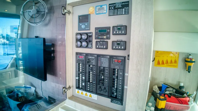 Slide: The Image of Leopard 48 2015 - 5090763