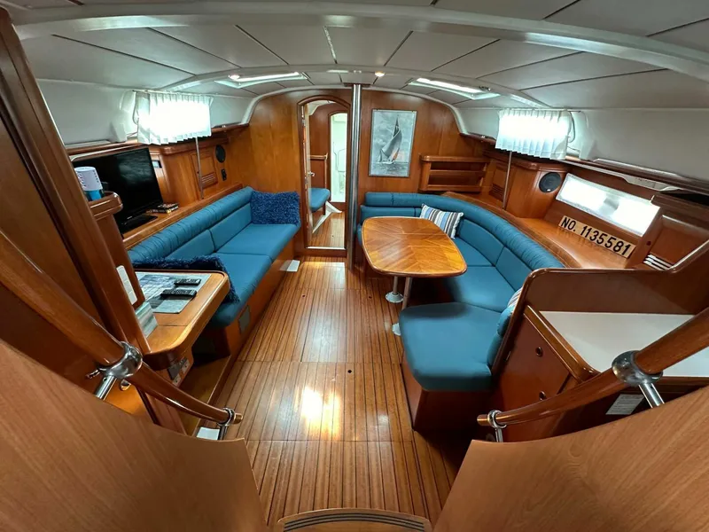 Slide: The Image of Beneteau 411 Oceanis 2002 - 5090738
