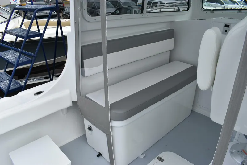 Slide: The Image of Steiger Craft 255 Miami 2025 - 5092121