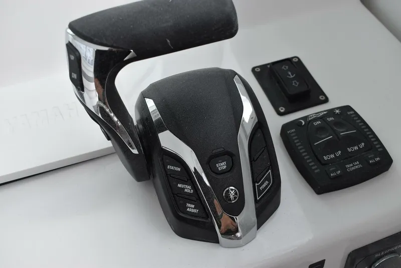 Slide: The Image of Steiger Craft 255 Miami 2025 - 5092136