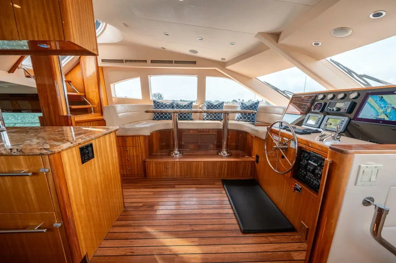 Slide: The Image of Hatteras 64 Motoryacht 2008 - 5262085