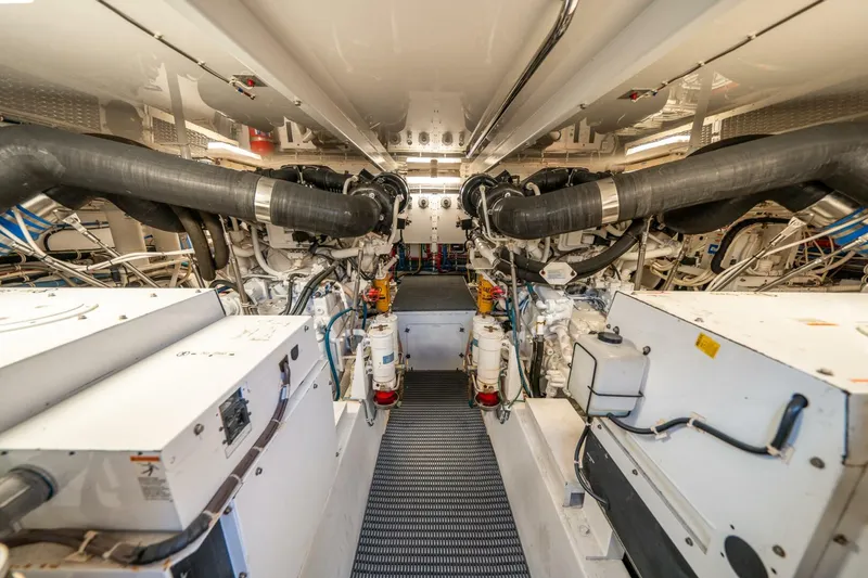 Slide: The Image of Hatteras 64 Motoryacht 2008 - 5262115