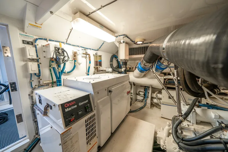 Slide: The Image of Hatteras 64 Motoryacht 2008 - 5262117