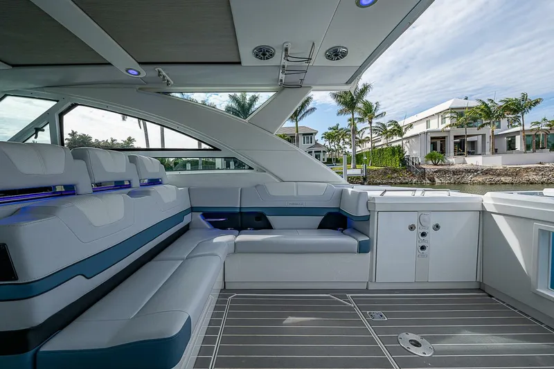 Slide: The Image of Formula 430 All Sport Crossover 2022 - 5093633