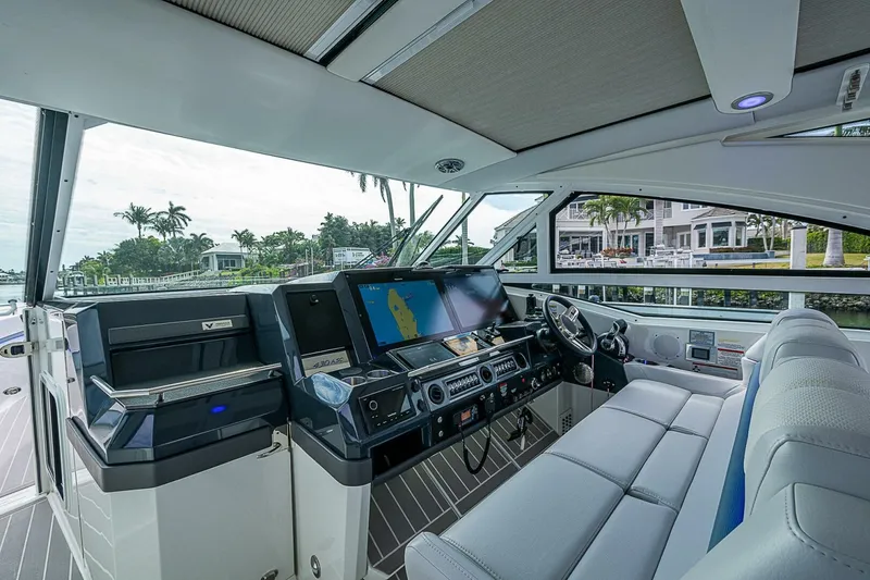 Slide: The Image of Formula 430 All Sport Crossover 2022 - 5093656